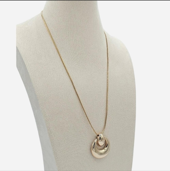 PARK LANE Gold-toned Circle Pendant Necklace - Picture 5 of 9
